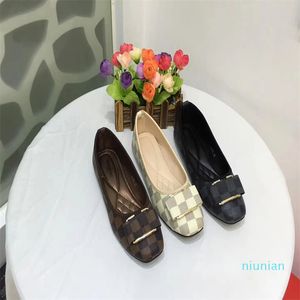 Многоцветные дизайнерские платьевые туфли Loafer Women Bow Balt Dance Shoe Shose Sneakers Busts Flats Boat Shoe Lady Laxper Trampe Lazy Lafers Размер 34-42