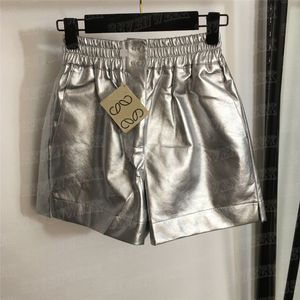 Pu läder korta byxor för kvinnor designer präglade mönster elastisk midja byxa mode shorts