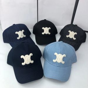 Tasarımcı Cap Hat Beyzbol Kapakları Kova Şapkaları Erkekler İçin Casquette Kadınlar Ayarlanabilir Mektup Katı Kapaklar Kovboy İşlemeli Güneşlik Sporu