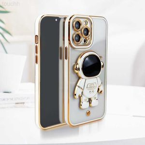 Cell Phone Cases Luxury Plating Astronaut Holder Phone Case For iPhone 11 12 13 14 Pro Max X XR XS Soft Bumper On SE2 SE3 6S 7 8 Plus Stand Cover L230731