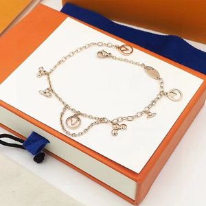 2023 Designer pulseira pulseira de ouro mulheres pulseira de luxo placa de ouro Valentine pulseira de prata bangle designer de jóias para mulheres designer de jóias pulseira2