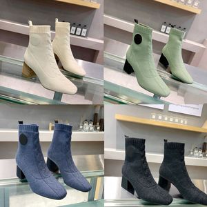 デザイナーブーツ女性Volver Kitten Heel Ankle BootStretchNitte Booties Ladies Starrup Heel Booties Sock Shood Slip-On Slip-on Chunky Heels