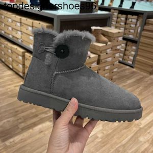 Ny designer snöstövlar kvinnor vinter australien plattform ugss boot päls toffel ankel ullskor fårskinn äkta läder klassiska män kvinnor avslappnade utanför stövlar