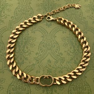Luxurys designers halsband hänge halsband för kvinnor med örhängen länk kedja mode smycken tillbehör halsband chd2308019 capsboys