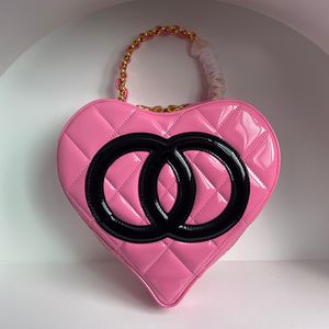 Barbie Core Bag Barbie Pink Heart Handbag 10A مرآة الجودة BarbieGirl Purse Patent Calfskin Designer Bag Bag مع Box C060