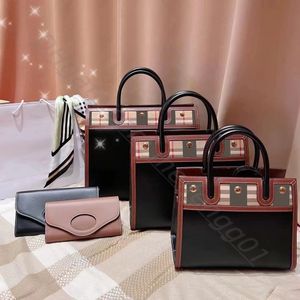 Bolsas de Ombro de Design de Luxo Bolsas de Ombro com Alça de Couro Moda Sacolas Femininas Sacos de Retalhos Sacos de Rebite Padrão Check Sacos de Noite Volumosos Sacos de Compras