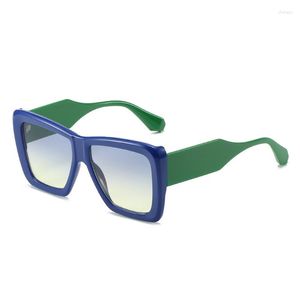 Occhiali da sole Vintage Square Donna Moda Doppio colore Uomo Tendenza Punk Rivetti Gradient Occhiali da sole Shades UV400 Gafas