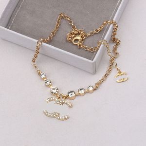 Estilo 20 Luxo Designer Marca Colar com Letras Duplas Corrente Banhado a Ouro 18K Suéter com Strass Newklace para Mulheres Acessórios de Jóias de Casamento