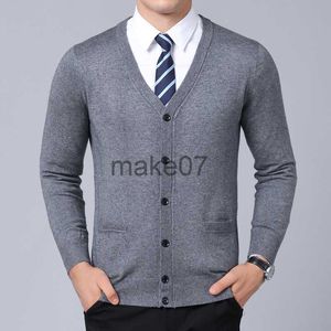 Herrtröjor 2021 Ny modemärke tröja för herr cardigan coat v hals smal passar jumpers stickkläder vinter koreansk stil casual mens kläder j230802