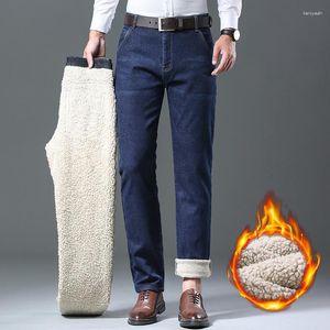 Jeans da uomo 2023 Inverno Uomo Slim Fit Stretch Pantaloni di velluto spesso Caldi pantaloni casual in pile Pantaloni maschili Taglie forti 28-40