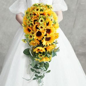 Flores decorativas Bouquets de casamento Bouquet de flores de girassol artificial Noiva Dama de honra Cerimônia de queda de água Proposta Confissão