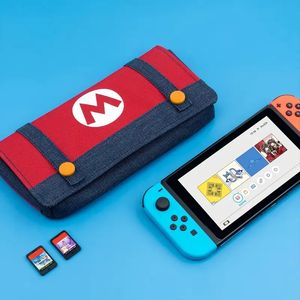 Yocore Game Theme Carrying Storage Case för Nintendo Switch/Switch OLED Model Portable Travel All Protective Soft Messenger Bag Soft foder med spelkortshållare