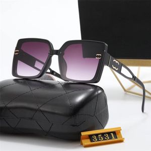 Moda Óculos de Sol de Armação Quadrada Feminino Designer Letras Douradas Óculos de Sol Armação Completa Unissex Marca de Luxo Casual Óculos de Lentes de Cor Misturada