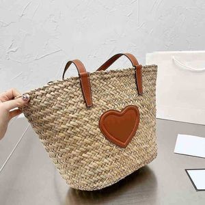 Heart Decoration Shoulder Bag CE Weaving Designer Bag Designer Handbag Women Shoppers Tote Bags Vintage Straw Beach Bags Crossbody Fashion Purses 0510