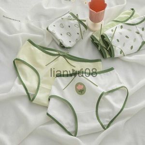 Mutandine 2022 Intimo per ragazze Mutandine 5pclot verde Vita media Slip Giovane ragazza adolescenti Pantalone bambini studenti cotone M L XL x0802