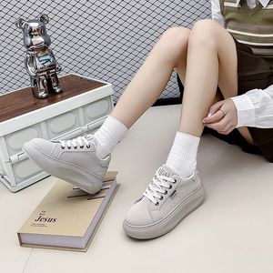 Mode-Sneaker lässige Top-Designerinnen Frauen Plattform Schuhe Frau Leder Mädchen Beige gelbe graue Outdoor Frauen Schnüre-up Flat Sport Trainer Schuhgröße 36-41 s s