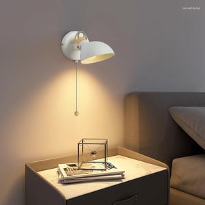 Vägglampor LED Light Nordic Macaron Simple Living Room Sovrum Läsning Bedside With Switch Solid Wood Creative Roting