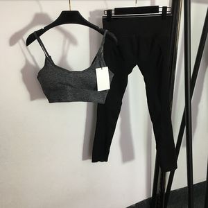 Sexy Sling Vest Leggings Tute firmate da donna Trendy Print Tute in due pezzi Brand Yoga Tops Set di pantaloni