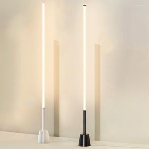 Lampy podłogowe Nowoczesne proste lampa barowa nordycka prosta 360 stopni Super jasny narożnik Standing Light narzędzie do salonu sypialnia nocna