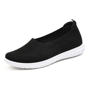 Klassiska kvinnors avslappnade skor loafers svartrosa vinröd lila sneakers som går jogging inomhussko