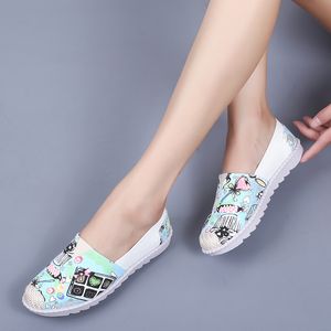 Scarpe da corsa ricamate da donna firmate con maniche colorate Scarpe da jogging da passeggio all'aperto Scarpe da ginnastica moda donna Scarpe da ginnastica Mocassini morbidi Spedizione gratuita