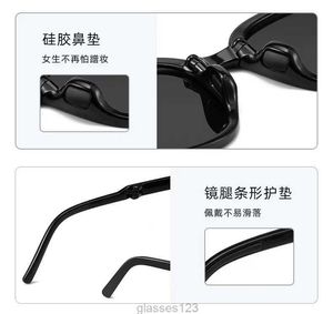 2023 Designer-Sonnenbrille Luxus-Faltsonnenbrille Mode Fahren Sonnenbrille Urlaub Strand Outdoor-Brille 2 Farben mit Box1