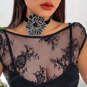 Överdrivna strass blomma choker halsband för kvinnor lyxig bröllop bred krage 2023 mode damer hals smycken tillbehör