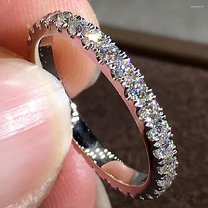 Кластерные кольца 10K AU417 White Gold Women Wedding Wedding Party Обручальное обручальное кольцо каждого 0,03 круглый моданит бриллиант модный элегантный классик