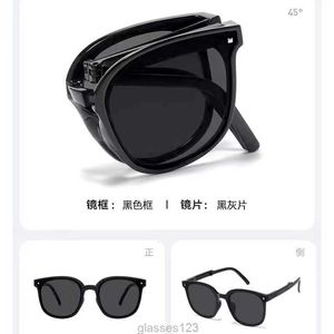 2023 Designer-Sonnenbrillen Luxus-Faltsonnenbrillen Mode Fahren Sonnenbrillen Urlaub Strand Outdoor-Brillen 2 Farben mit Box