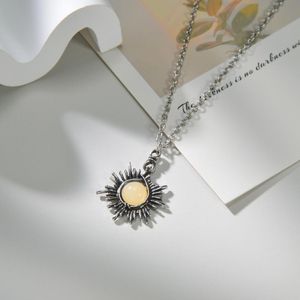 Hänge halsband modemonsten halsband halvmåne kristallmåne vintage för kvinnliga kvinnliga boho smycken gåvor trend 230802