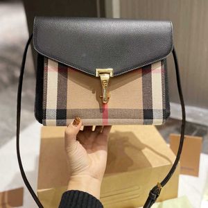 Not Tasarımcı Deri ve Vintage Check Crossbody Bag Kadınlar Omuz Burnu Çanta Çanta Messenger Çantaları Lüks Patchwork Ekose İç Cep Ayarlanabilir Berry