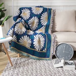 Одеяла модная форма цветов мягкая нить одеяло с утолщенным диван -гиптопродажным покрытием без скольжения.