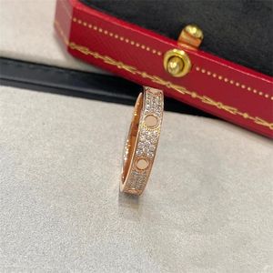 Elegancka Anelli Homme Trendy śruba obrączka dla kobiet Pierścienia Pierścienia Rhinestone Pierścienie klasyczne Srebrne Walentynki Prezenty Miłość Pierścienie Miłości Delikatne ZB019 C23