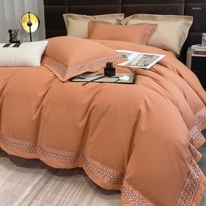 Set di biancheria da letto Set king size Copripiumino ricamato in cotone morbido per anziani di lusso Copripiumino piatto con angoli Federe Letti consolatori