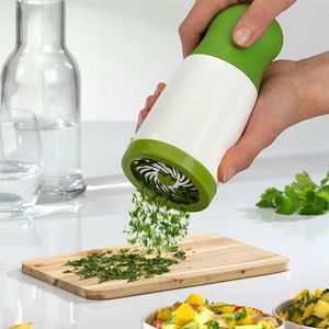 Mills Parsley Spice Mincer Stainless Steel Manual Herb Mill Vegetable Grinder Chopper Condiment Container Shaker Mills Kitchen Tools 230802