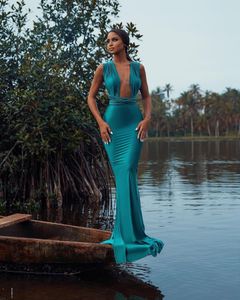 Elegant Emerald Green Mermaid aftonklänningar för kvinnor Plus Size Deep V Neck Draped Formella tillfällen bär prom party Celebrity Födelsedagstävlingsklänningar