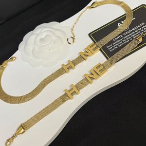 Set di gioielli Bracciale Bangle Collane Luxury Brand C Designer Lettera Placcato in oro 18 carati Cinturino in acciaio inossidabile Collana con ciondolo girocollo Accessori per catena 2Style