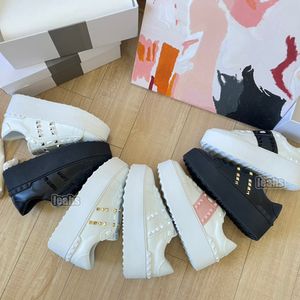 Run Shoe Luxurys Designer buty trener damski des chaussures rockstud Untitled White Platinum Ofnish Stud Mens Buty buty na buty zewnętrzne skórzane czarne ruten