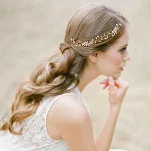 Fermagli per capelli MissRDress Elegante fiore di perle di cristallo Gioielli Accessori da sposa Ornamenti per diademi nuziali Corona all'ingrosso