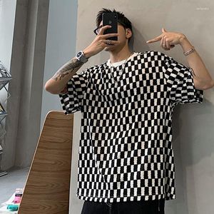 Camisetas de camisetas masculinas xadrez xadrez curto o pescoço de pescoço Moda moda casual harajuku 2xl de luta superdimensionada top preto branco cinza