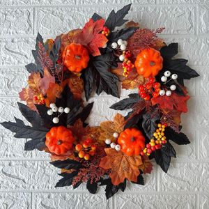 Fiori decorativi Accattivante ghirlanda di Halloween con zucche Bacche e vite nera Decorazione perfetta per porta stagionale Decorazione da appendere alla parete L5