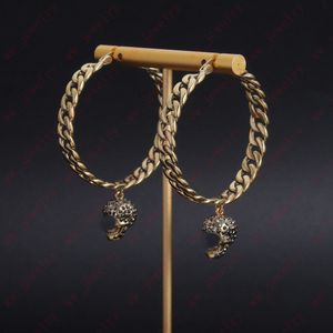 真鍮素材ブラックジルコンインセットスカルチェーンフープhuggie womens earringsデザイナーパーソナリティヒップホップパンクスタイルパーティーギフト