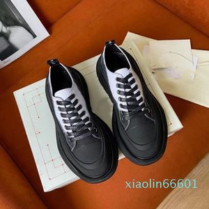 Tasarımcı Sıradan Ayakkabı Saklama Slick Sporcular Üçlü Siyah Soluk Pembe Kraliyet Kırmızı Beyaz Düşük Platform Kauçuk Kadın Eğitmenler