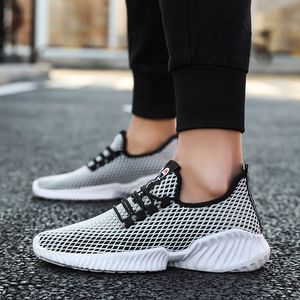 Top New Fashion Men Designer Casual Shoes Triple Black And White Flat Trainers Factory Wholesale Retail Outdoor Platform Breathable Sports Sneakers Size