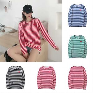 Male and Female Couple Long Sleeve T-shirt Designer Play commes des garcons Embroidered Sweater Pullover Love Black and White Stripes Loose Short Sleeve mo