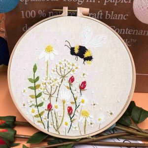 Kinesiska stilprodukter Wild Flower Embroidery DIY Nålverk Husverkningsmönster Needlecraft för nybörjare Cross Stitch (med R230803