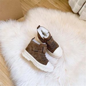 F23 Kindermarke Martin Boots Klassische australische Winter-Schneestiefel Schuhe Kurze Stiefel für Jungen und Mädchen Eltern-Kind-Wüstenstiefel Echtlederstiefel Kartenstaubbeutel