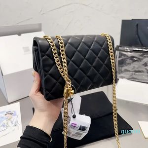 Tasarımcı -Bag Flep Çanta Omuz Crossbody Lambskin Deri Altın Metal Zinciri Küçük Altın Top Kapiteli Kadınlar Sling Vücut Bag Mini