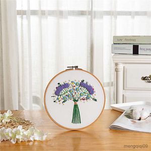 Kinesiska stilprodukter DIY Holding Flowers Brodery Personligen Needwork Materialväska för nybörjare Beadwork Ribbon Sy Craft Cross Stitch R230803