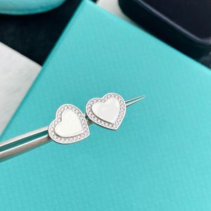 Luxos Brincos de Casamento Simples Designer Ear Studs Amor Diamantes Formato do Coração Atmosfera Sênior Brincos Clássicos Letras Temperamento Moda Presentes bom